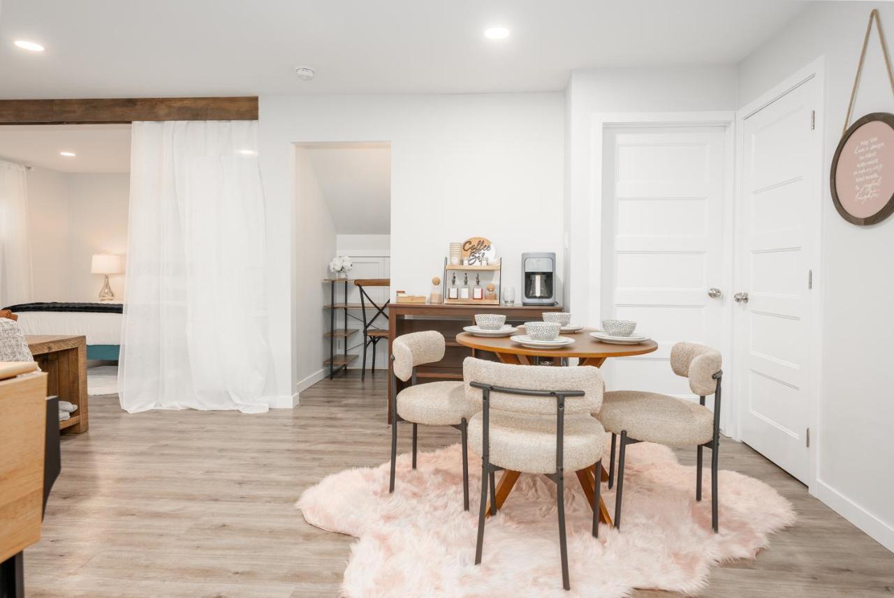 Hotel Copperwood Cozy Cellar With Hot Tub Lethbridge Exterior foto