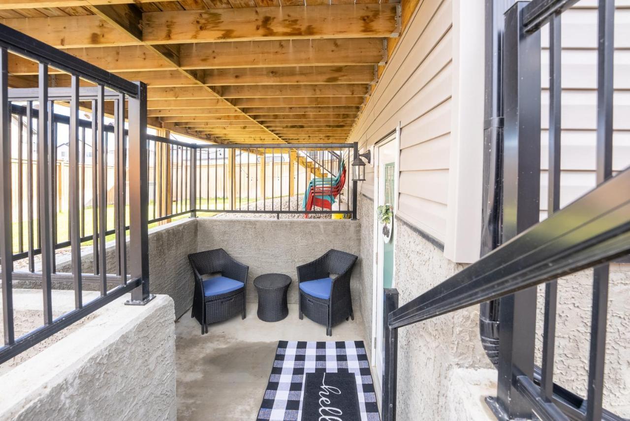 Hotel Copperwood Cozy Cellar With Hot Tub Lethbridge Exterior foto